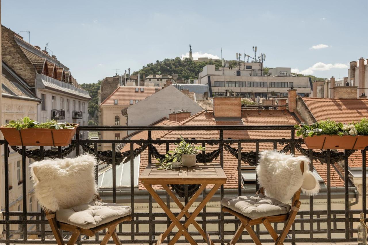 Skyline Serenity Retreat @Vaci Most Famous Street Budapesta Exterior foto